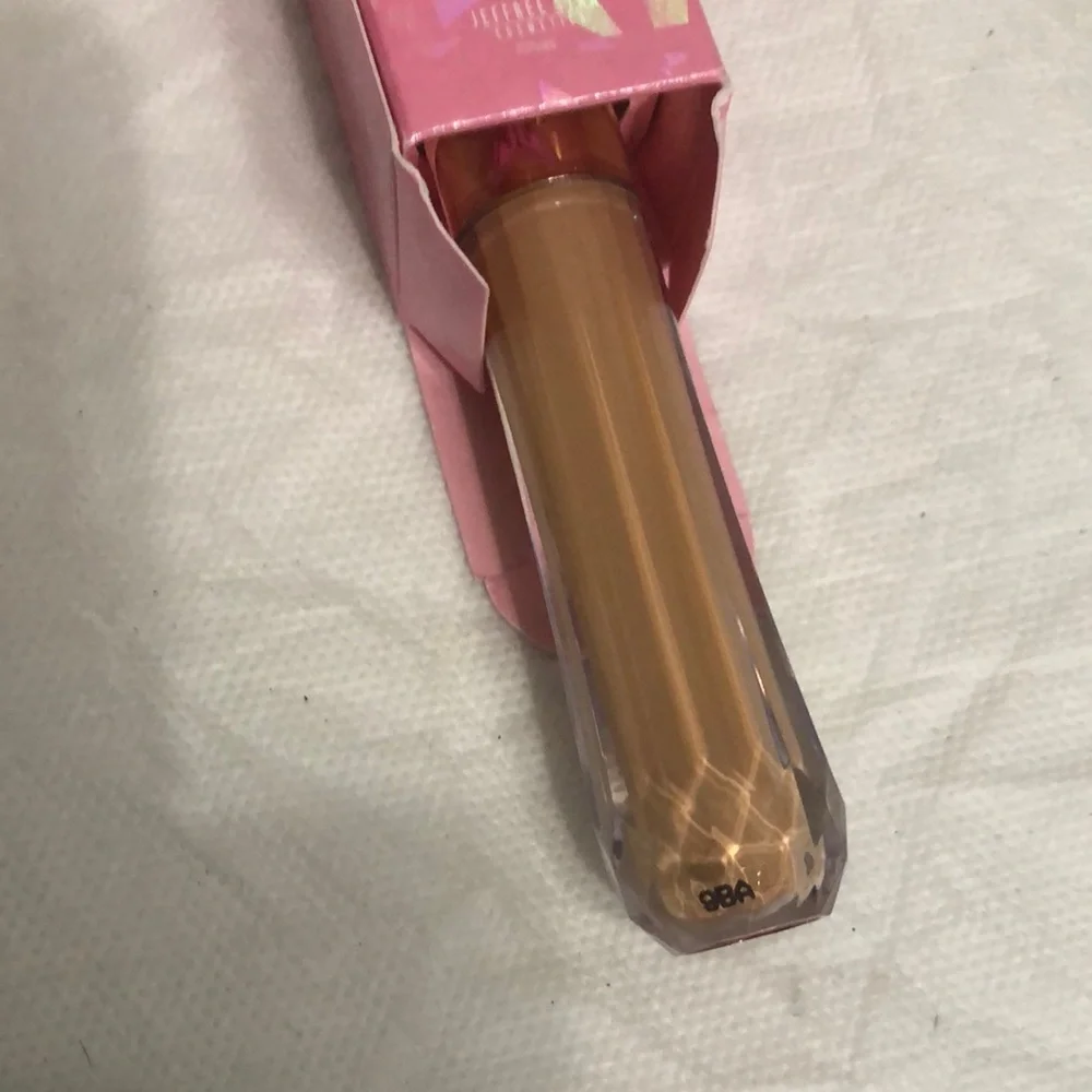 Jeffery Star Liquid Concealer - NIB